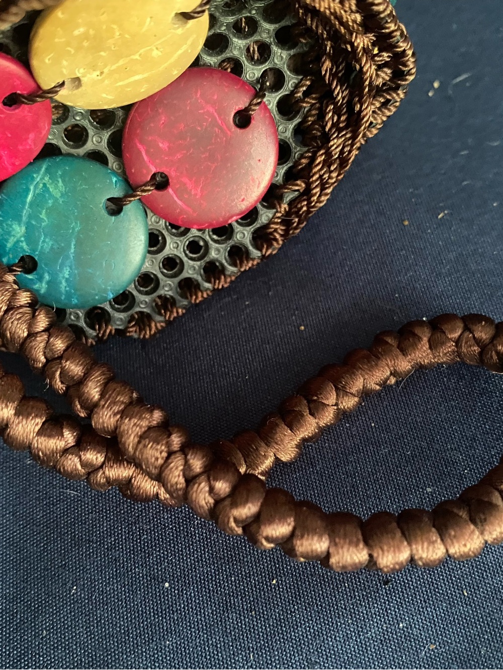 Handmade Artisanal Puerto Rico Coconut Shell Beaded Wristlet Mini Crochet Purse - Picture 10 of 10